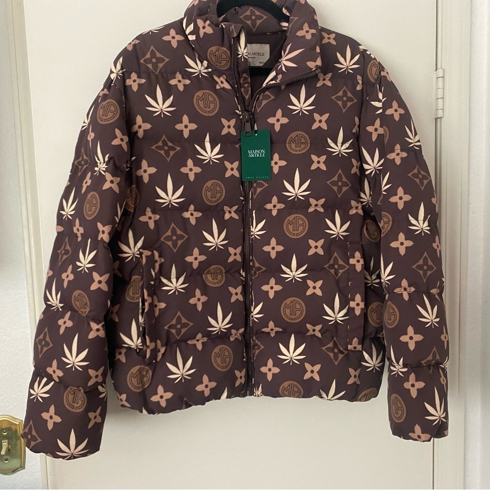 **NWT ** MAISON ARTICLE MENS UNISEX BROWN MARIJUANA WEED PRINT
JACKET